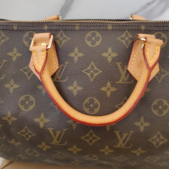 Authentic Louis Vuitton Speedy 30 - Picture 4 of 17